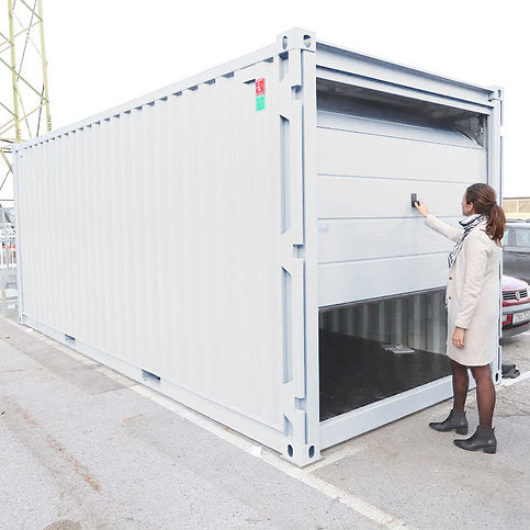 20-Fuß-Lagercontainer mit „Garagentor-Sektionaltor“-Öffnung